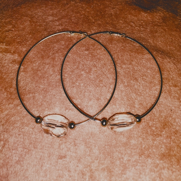 The Queenz Variety Big Hoop Earrings - Picture 6 of 7